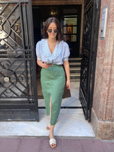 Load image into Gallery viewer, V Shirt Green
