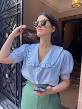 Load image into Gallery viewer, V Shirt Green
